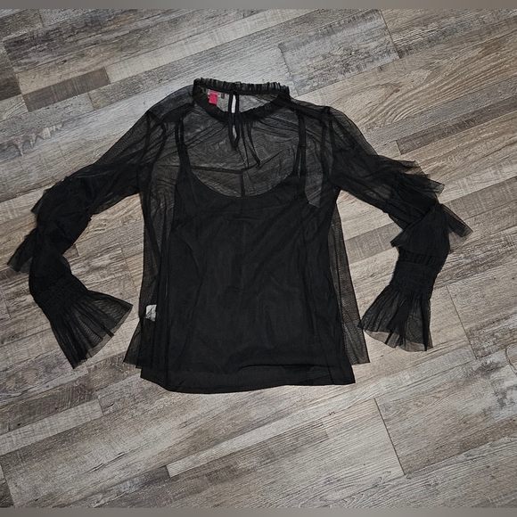 💜🩷Vince Camuto Ruffle Sleeve Blouse Size Small💜🩷 - Picture 4 of 8